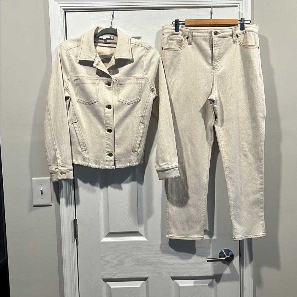 Chico's Cream Ankle Cropped Jeans‎ set Jacket Size M Pants Size 12 Chico Size 2